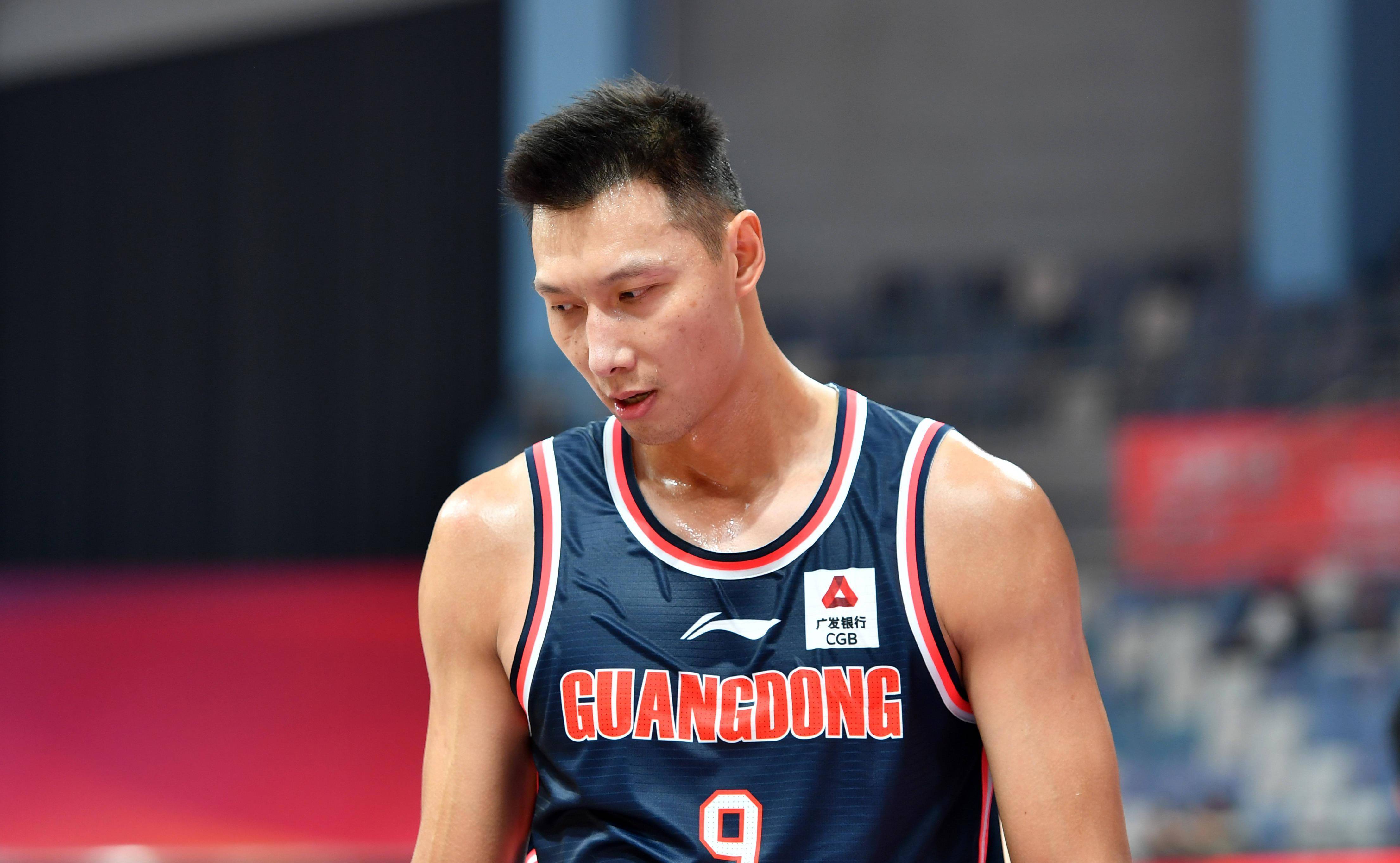 包含转会期社区盾传出新动向，深圳男篮内部沟通，管理层表态：球迷炸锅，临场指挥获称赞的词条-华体会官网